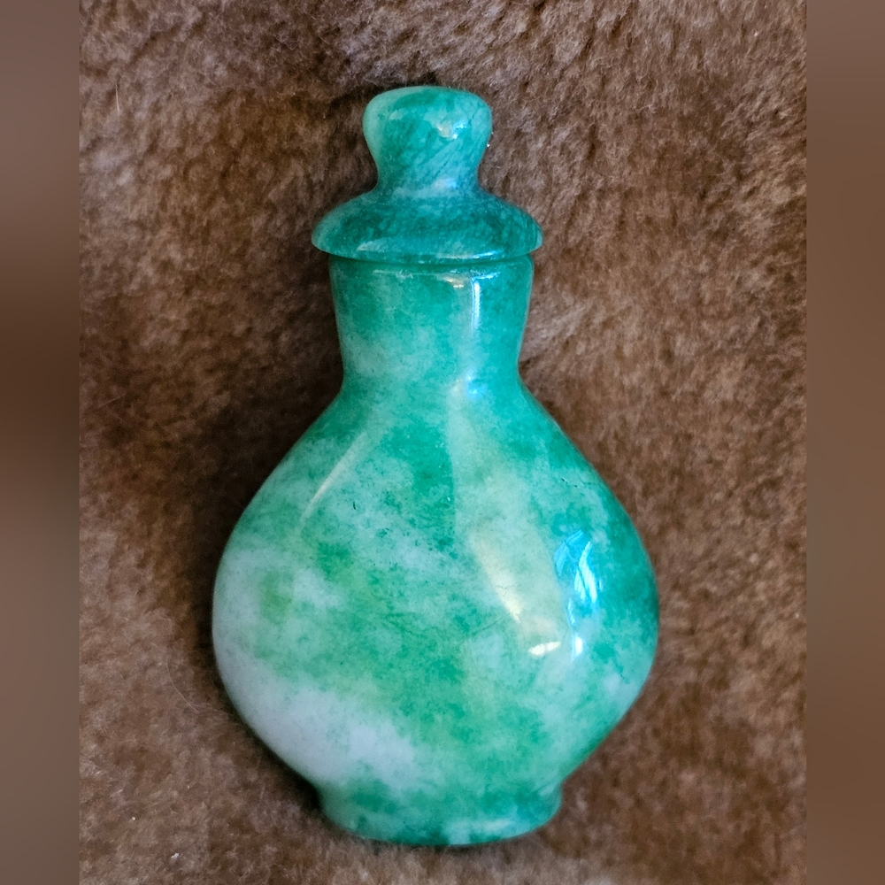 Jadeite Snuff Bottle, vintage, 3 - 3.5 inches, vintage, bottle and top